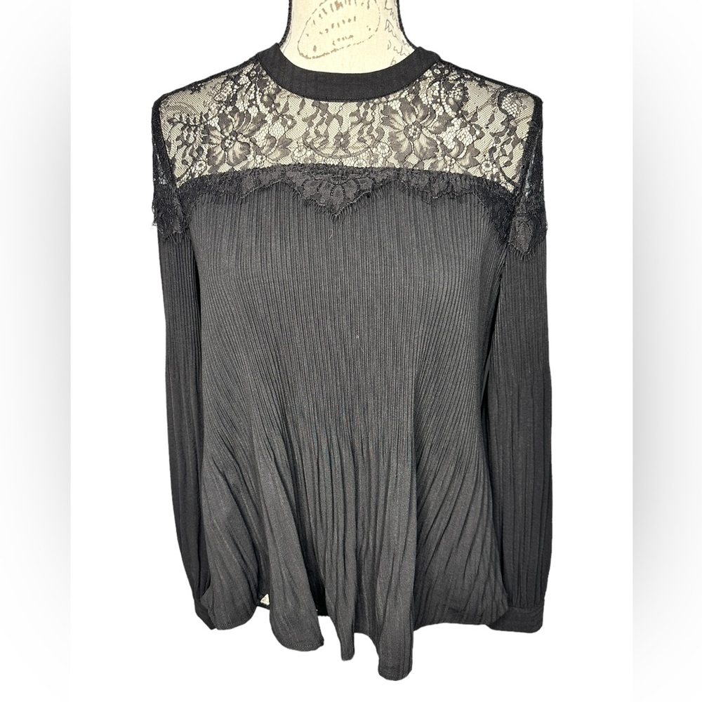 Adrianna Papell Black Top Size Small NWT